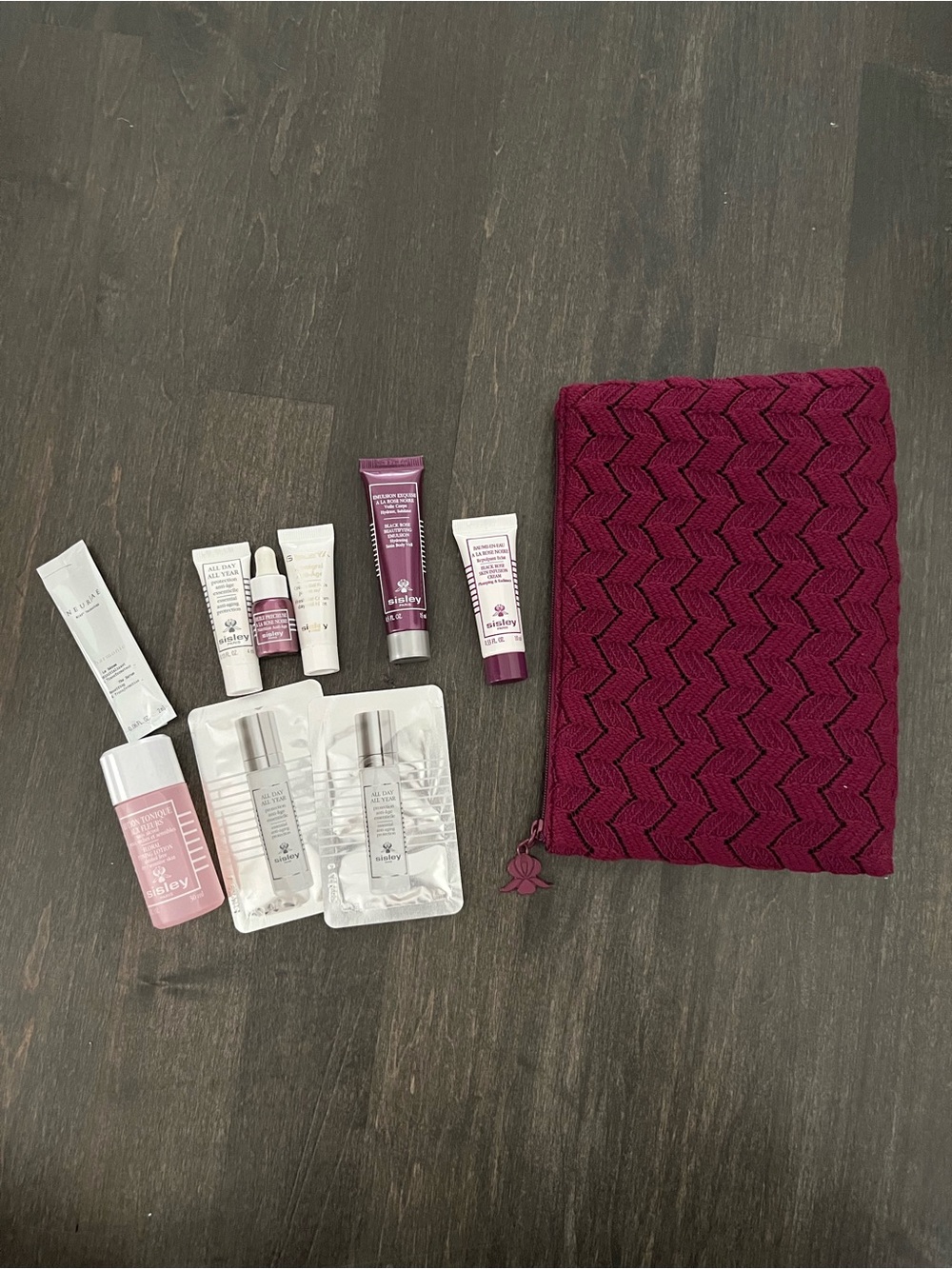 Deluxe Sisley Samples with Cosmetics Bag